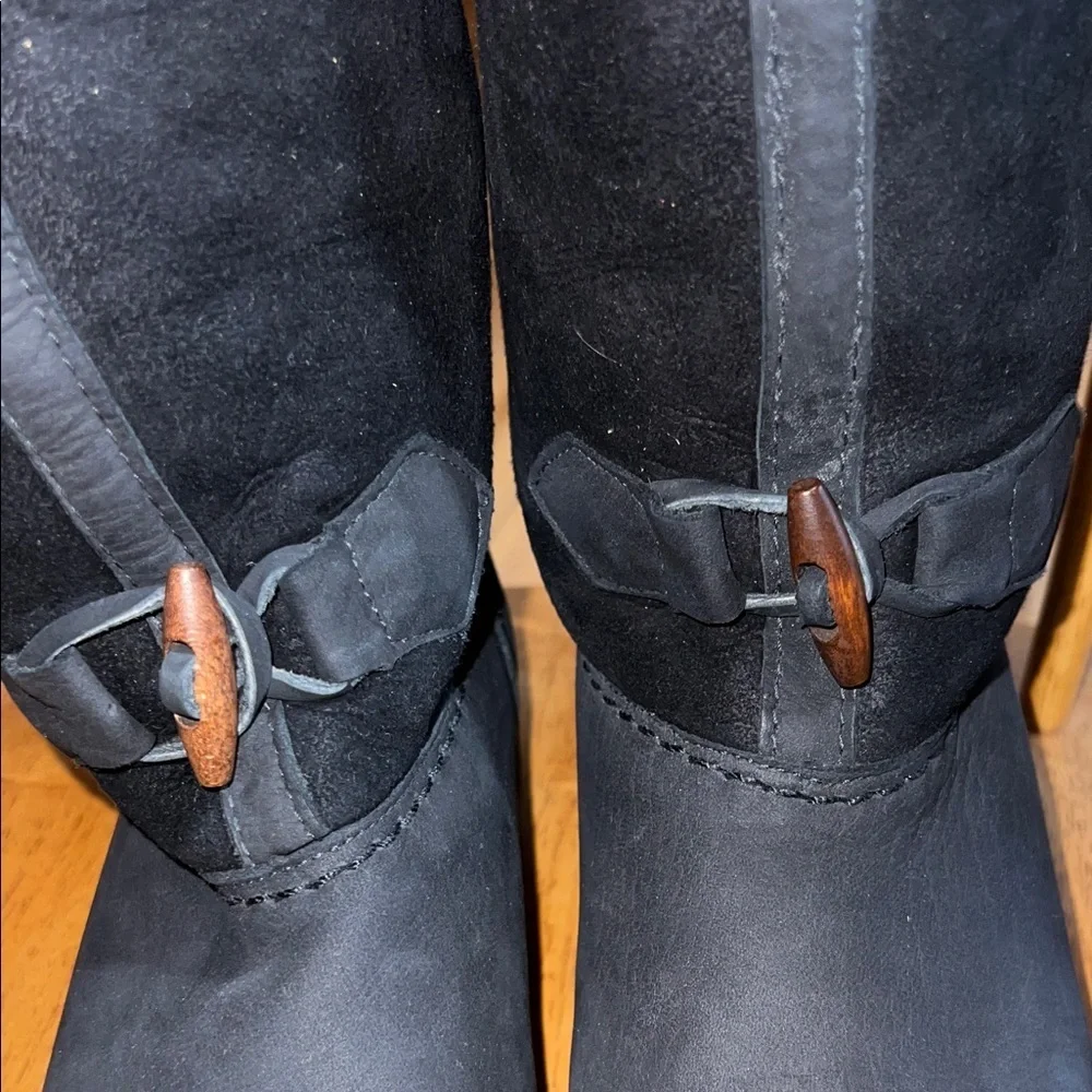 Sorel Wool LiningWomen's Black Suede Boots 6